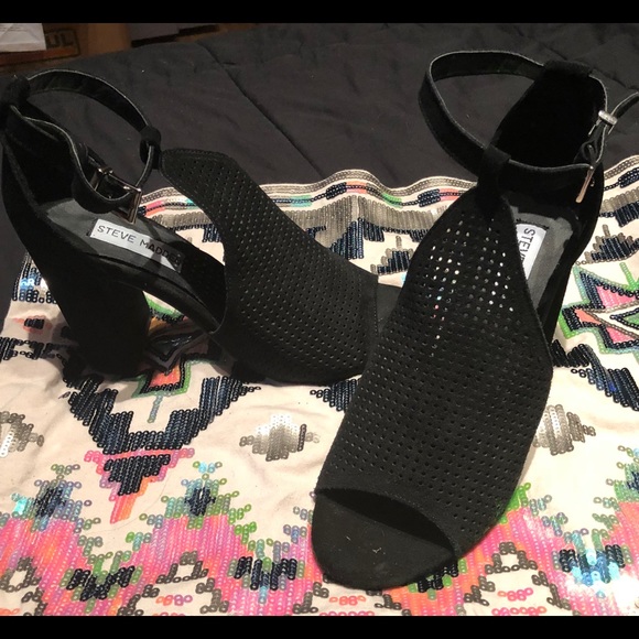 Sandals - Picture 3 of 8